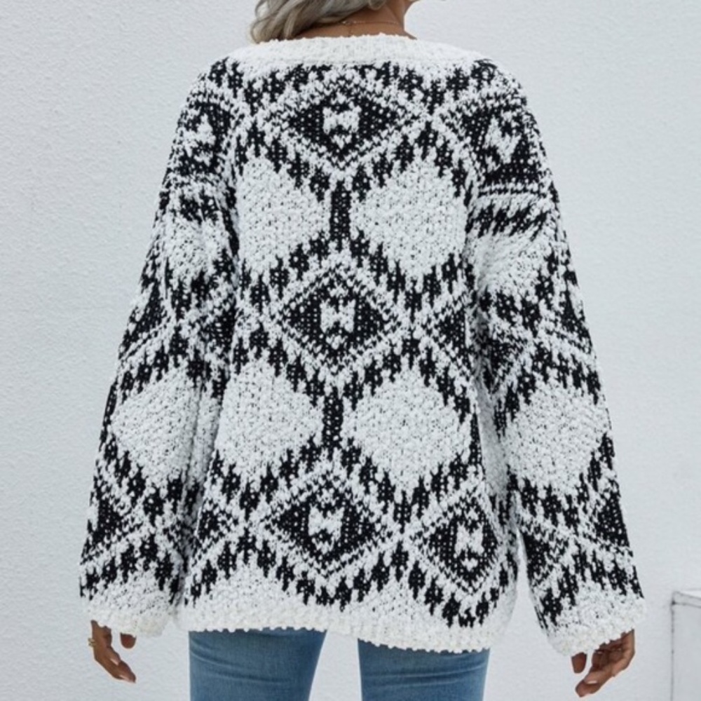 White Black Popcorn V-neck Off shoulder distressed Sweater - Picture 9 of 12